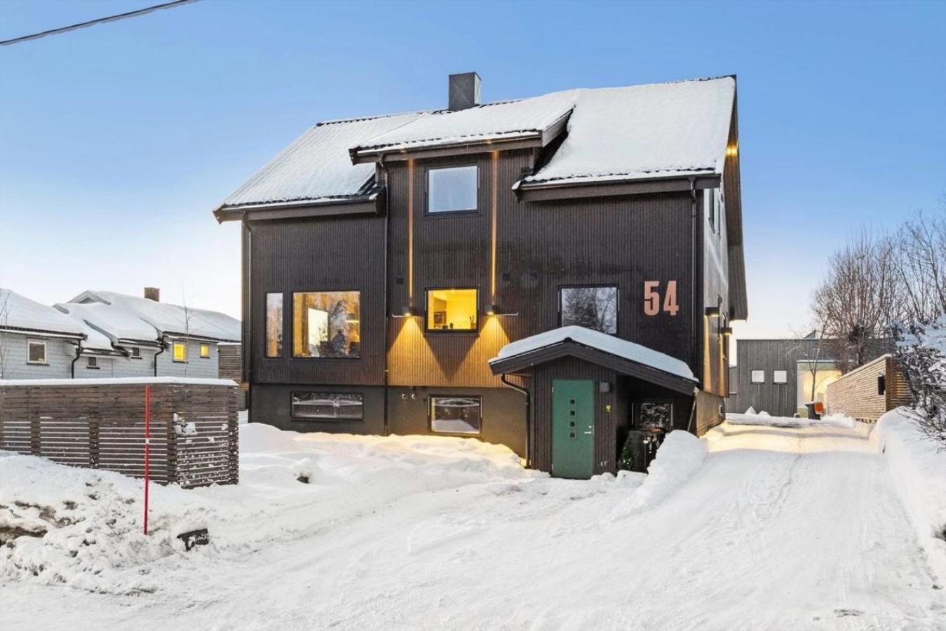 Aurora Polaris Apartment - 750M From Citycenter - Free Parking Tromsø Esterno foto