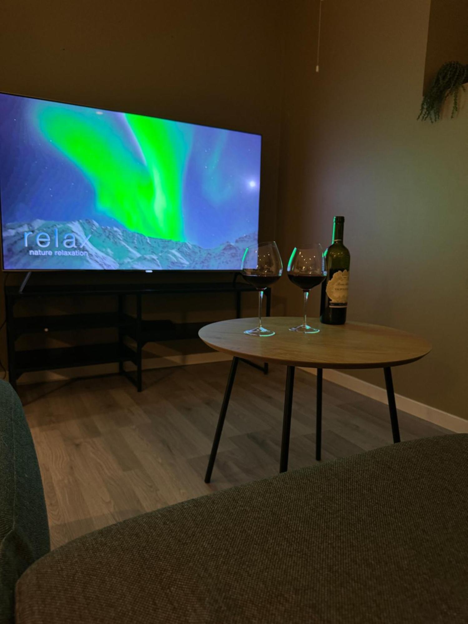 Aurora Polaris Apartment - 750M From Citycenter - Free Parking Tromsø Esterno foto